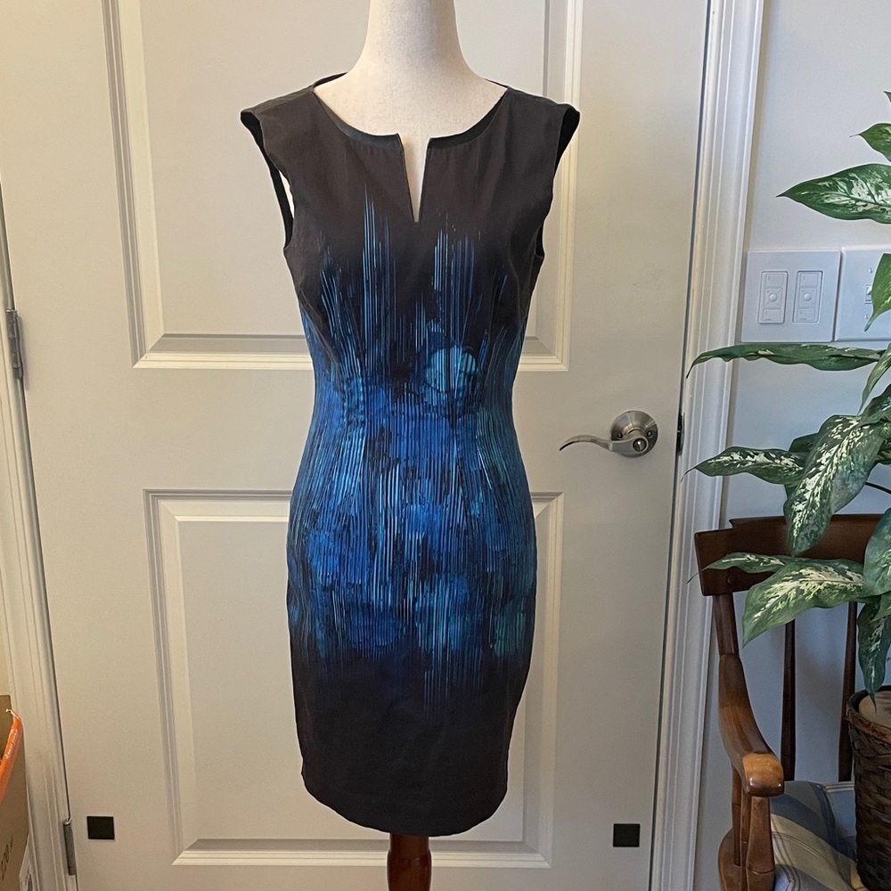 Elegant Blue and Black Sleeveless Dress